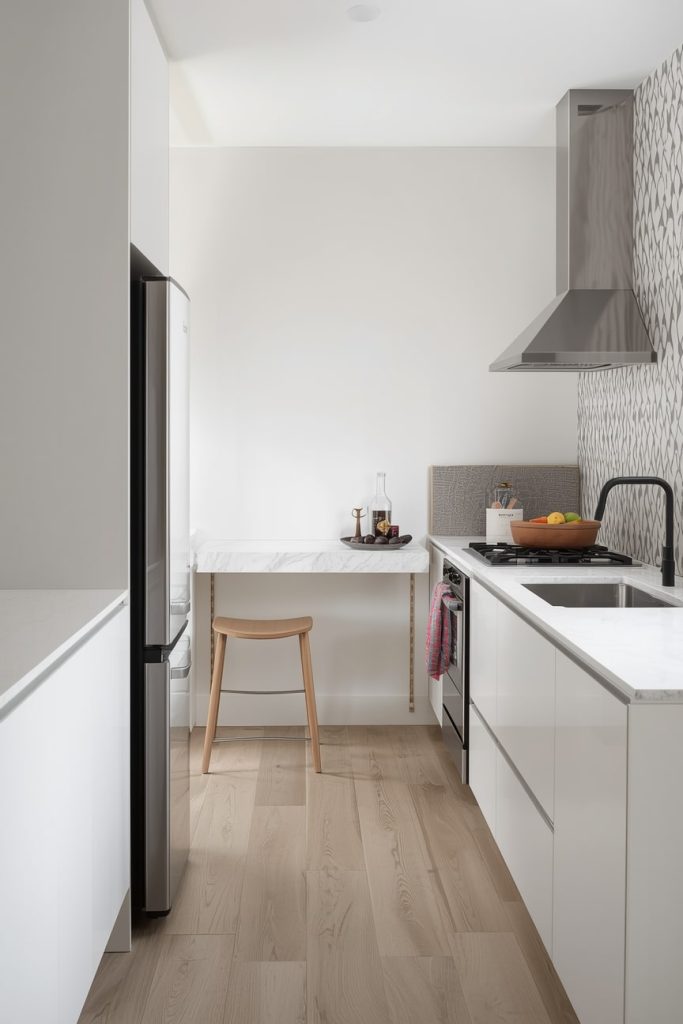 Kitchen Table Instead of Island: Flexible and Family-Friendly