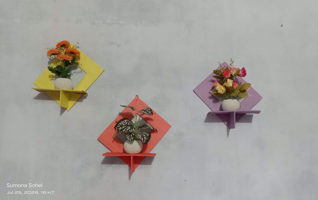 wall showpiece holder using cardboard